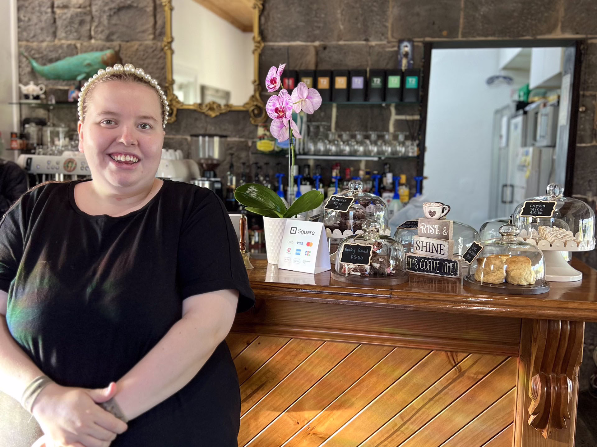 Sarah’s Confident Start at Isabella’s Café